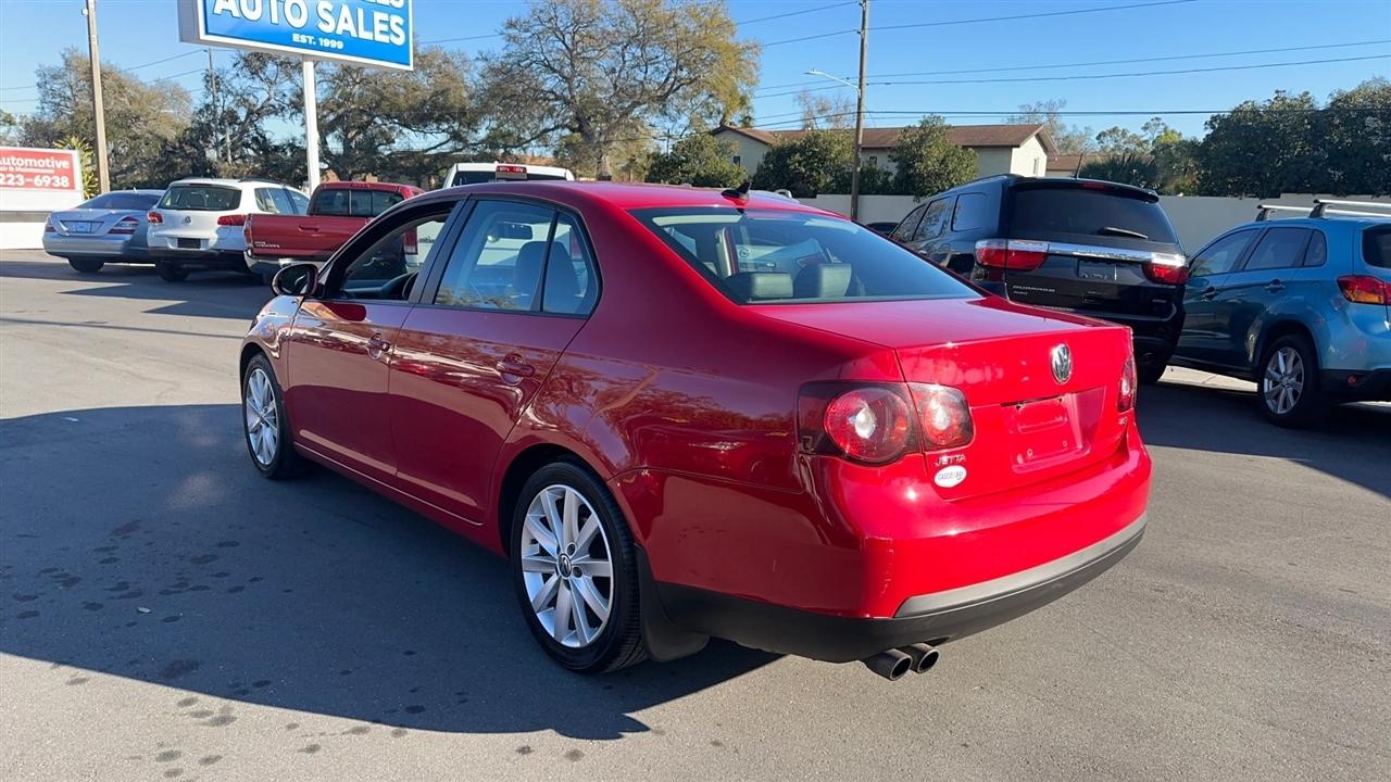 Volkswagen Jetta Sedan 4dr DSG Wolfsburg PZEV 2010