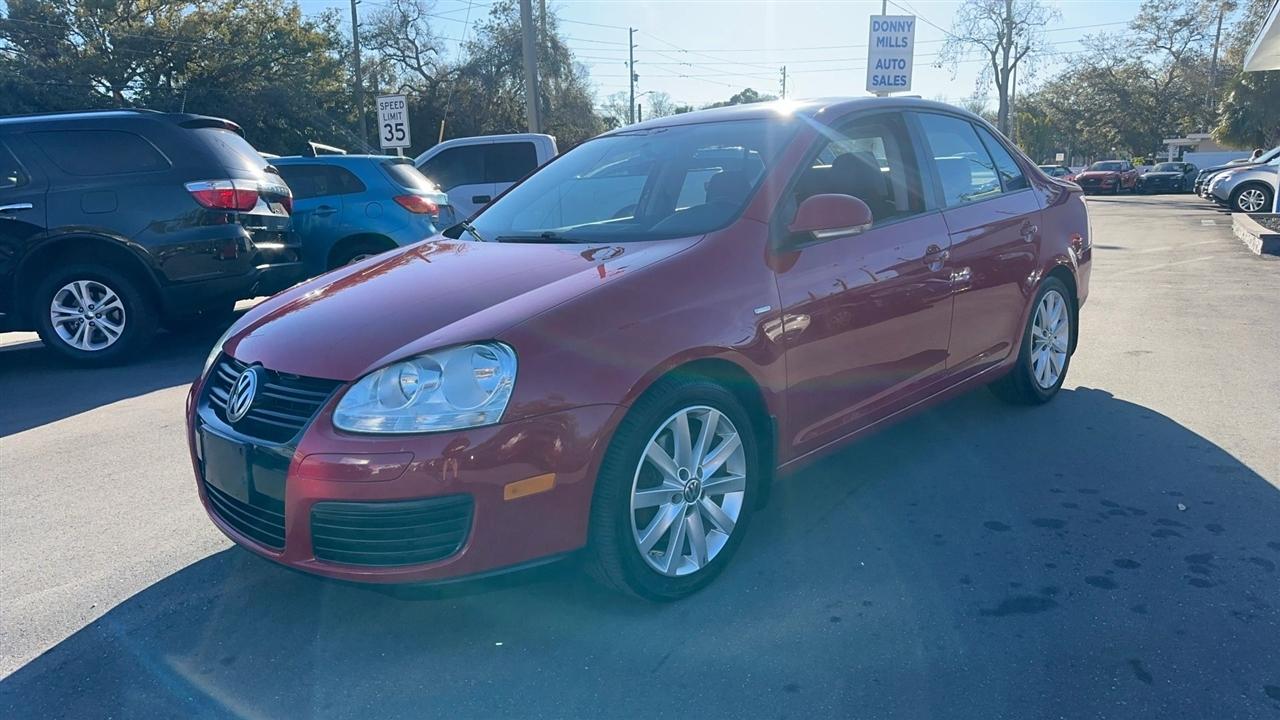 Volkswagen Jetta Sedan 4dr DSG Wolfsburg PZEV 2010