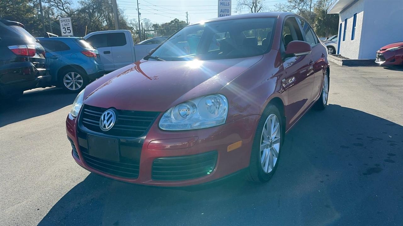 Volkswagen Jetta Sedan 4dr DSG Wolfsburg PZEV 2010