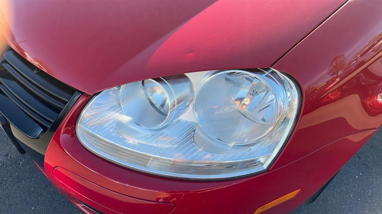 Volkswagen Jetta Sedan 4dr DSG Wolfsburg PZEV 2010