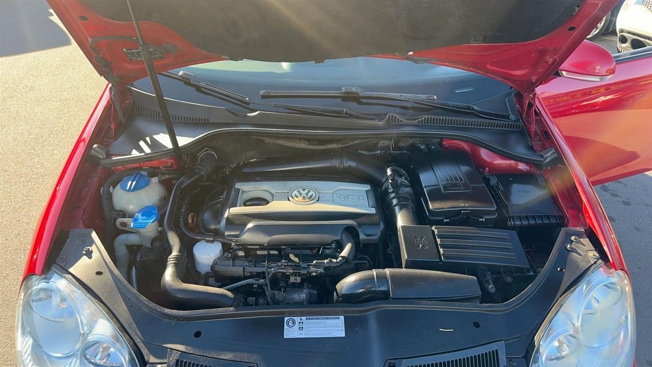 Volkswagen Jetta Sedan 4dr DSG Wolfsburg PZEV 2010