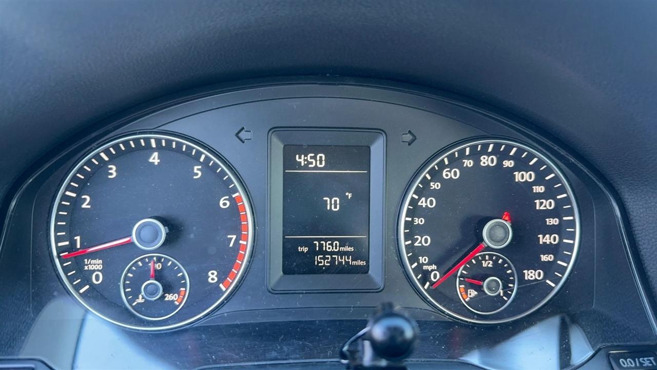 Volkswagen Jetta Sedan 4dr DSG Wolfsburg PZEV 2010