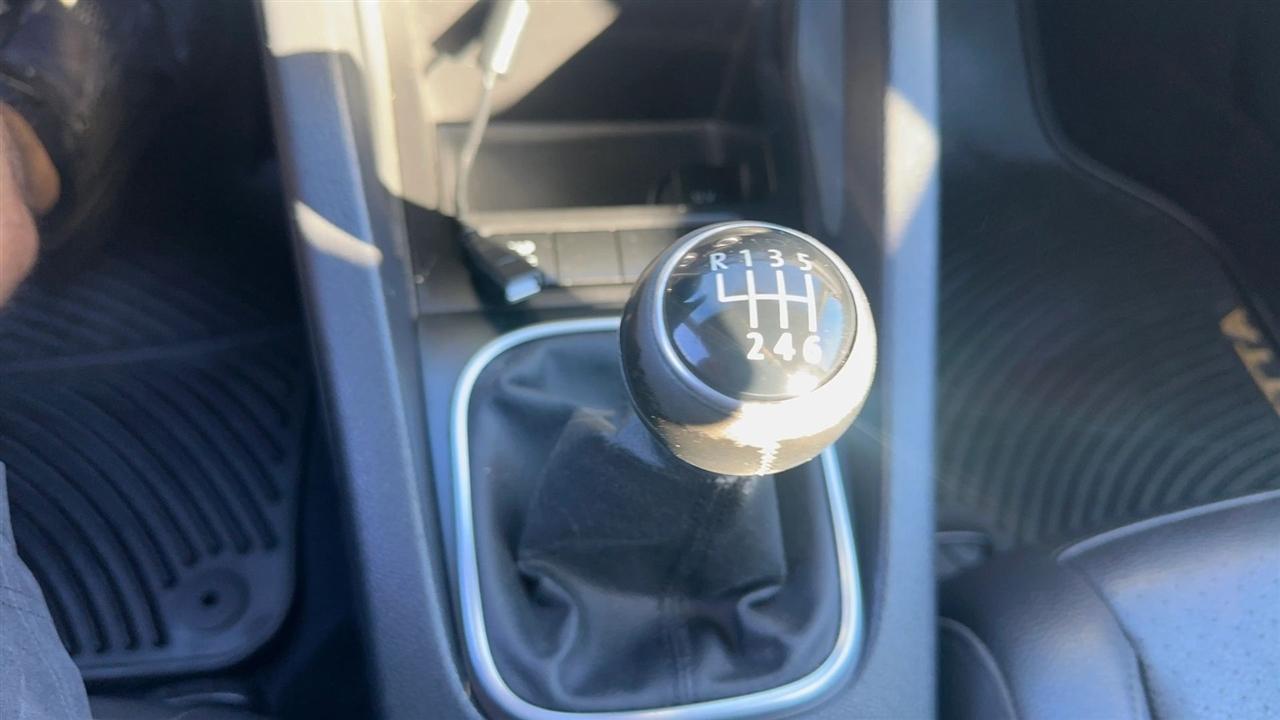 Volkswagen Jetta Sedan 4dr DSG Wolfsburg PZEV 2010