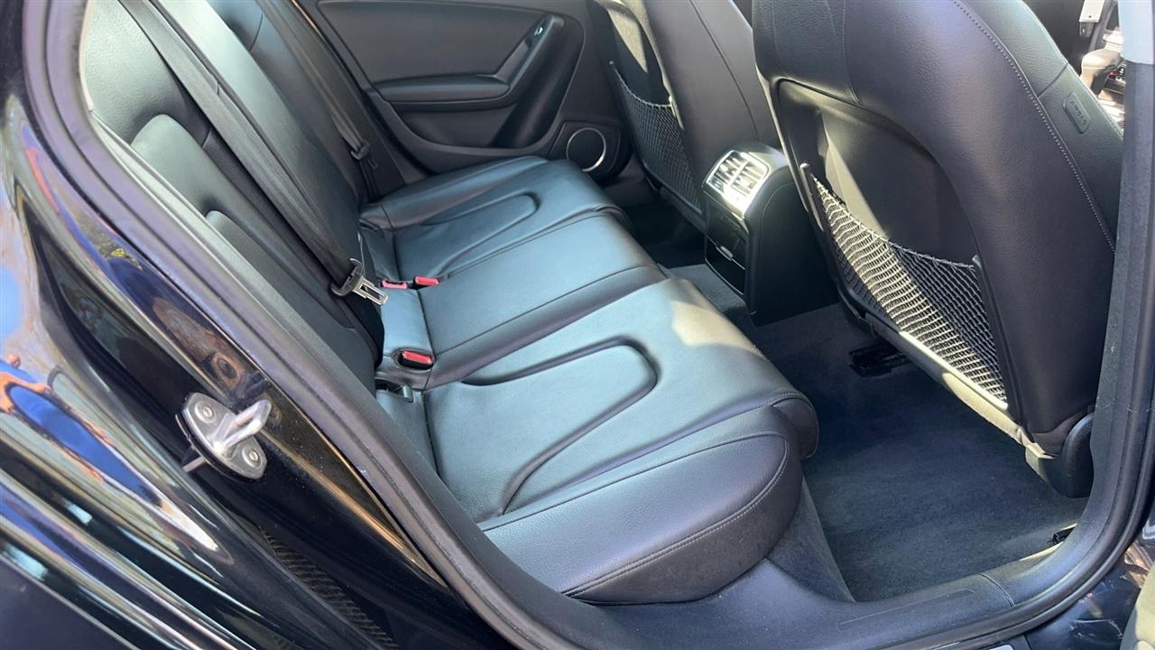 Audi A4 4dr Sdn Auto quattro 2.0T Premium Plus 2013