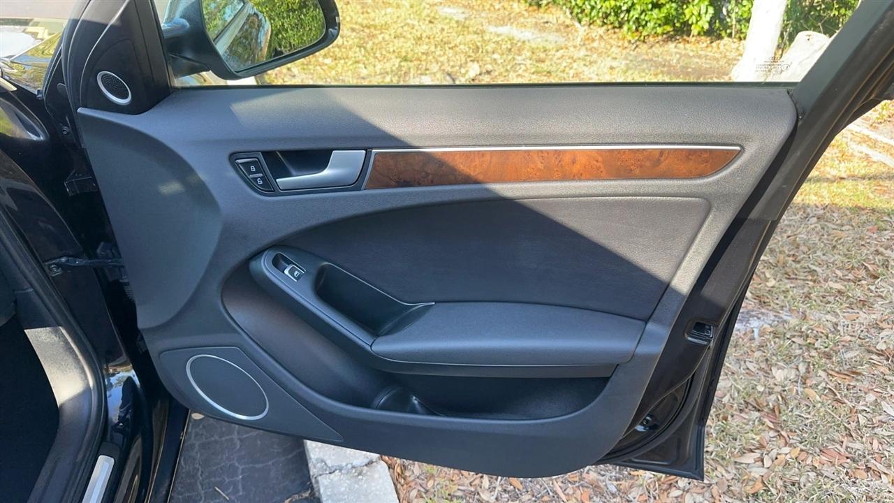 Audi A4 4dr Sdn Auto quattro 2.0T Premium Plus 2013