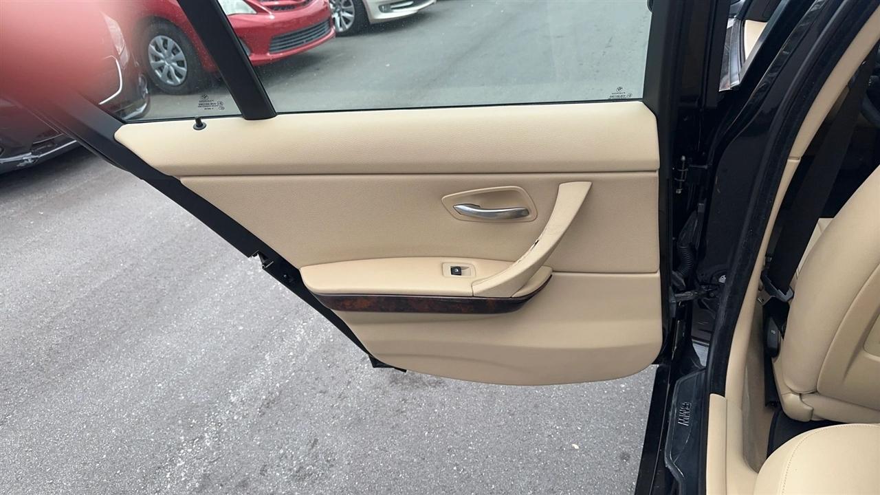 BMW 3 Series 4dr Sdn 328i RWD South Africa 2008