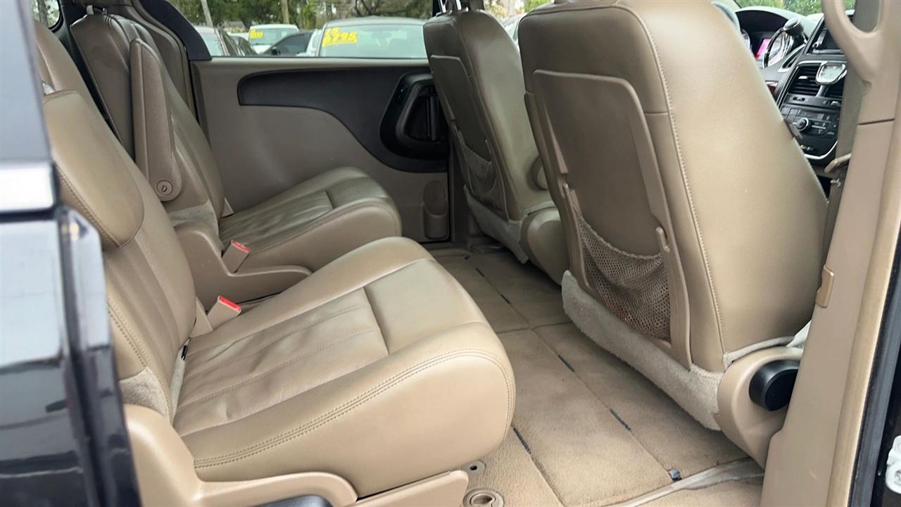 Chrysler Town & Country 4dr Wgn Touring 2016