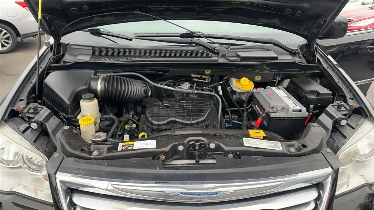 Chrysler Town & Country 4dr Wgn Touring 2016