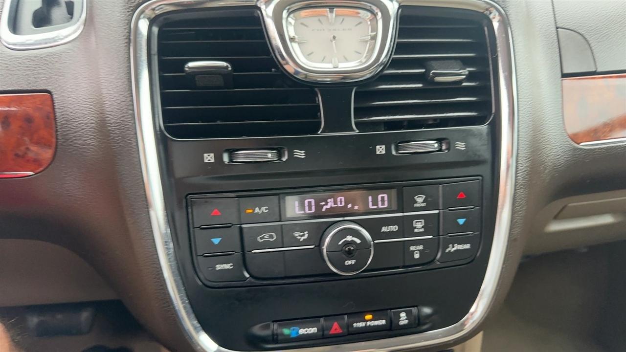 Chrysler Town & Country 4dr Wgn Touring 2016