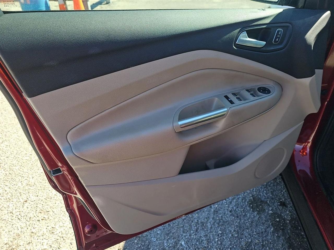 Ford Escape SE FWD 2017