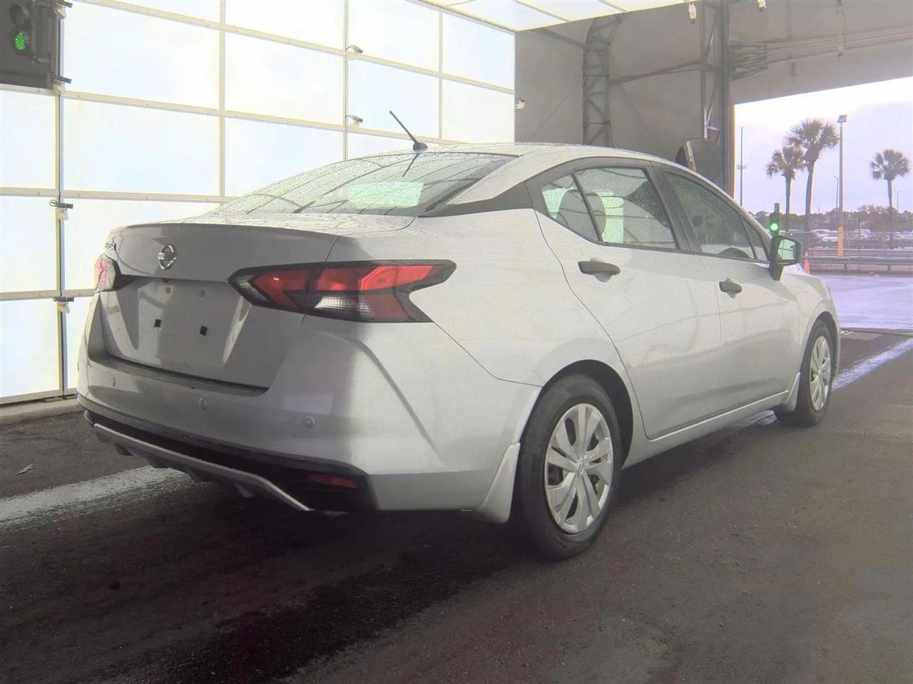 Nissan Versa S CVT 2021