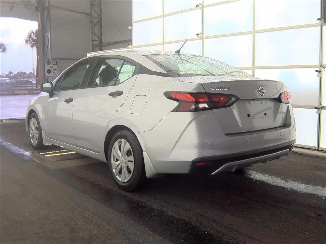 Nissan Versa S CVT 2021