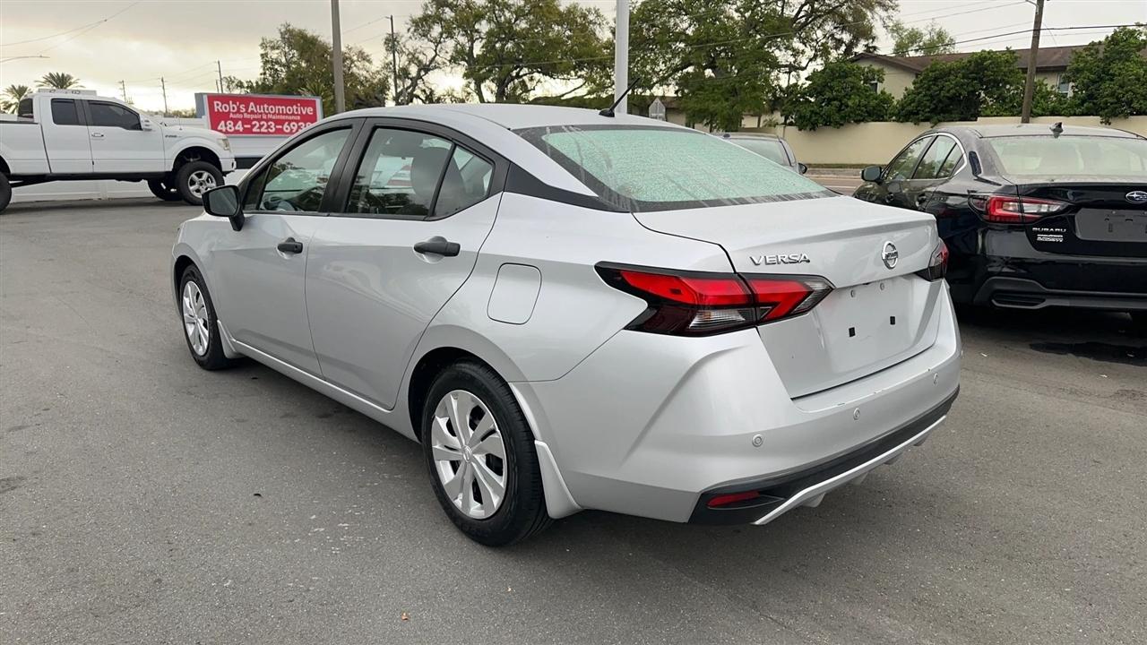 Nissan Versa S CVT 2021