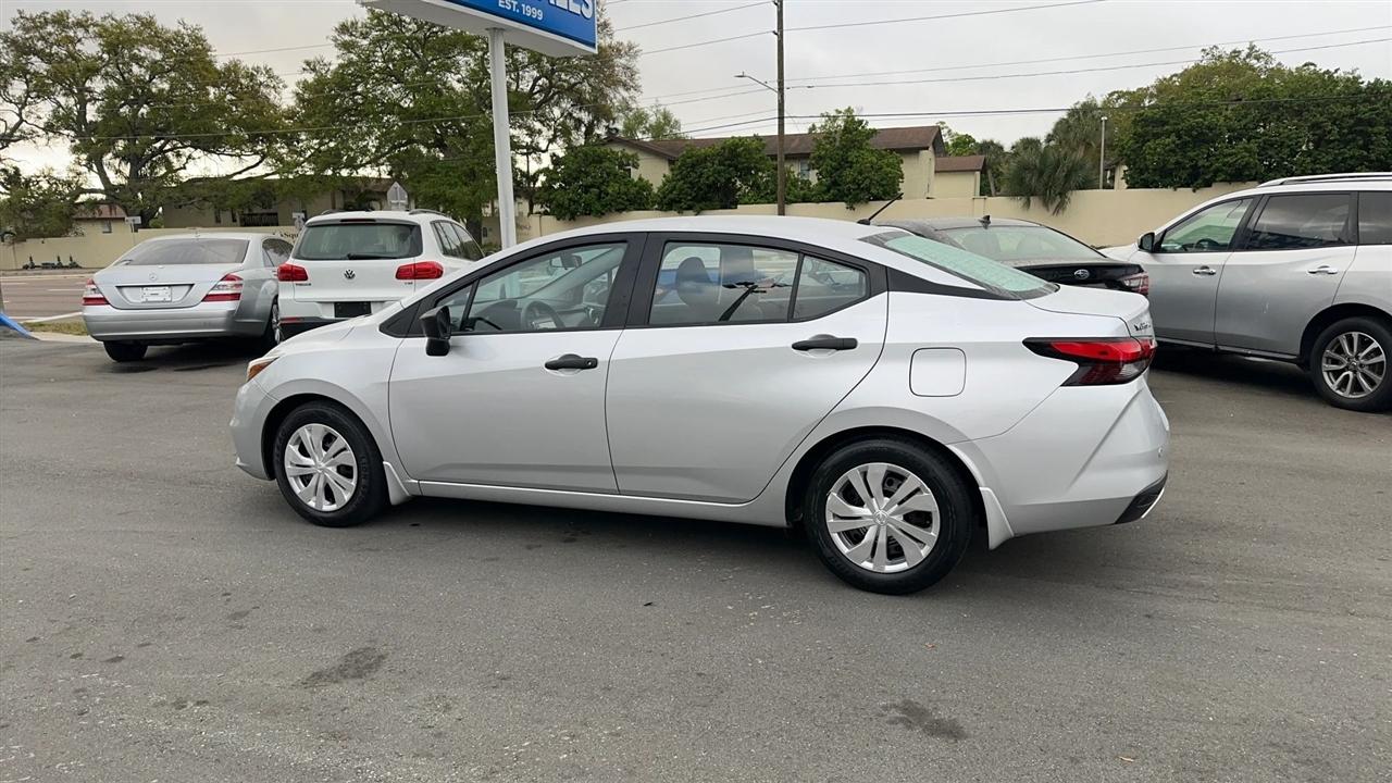 Nissan Versa S CVT 2021