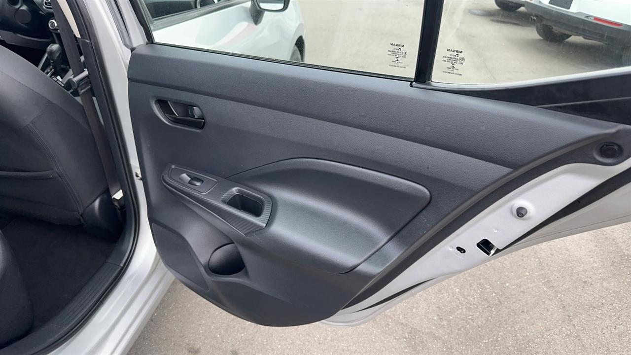 Nissan Versa S CVT 2021