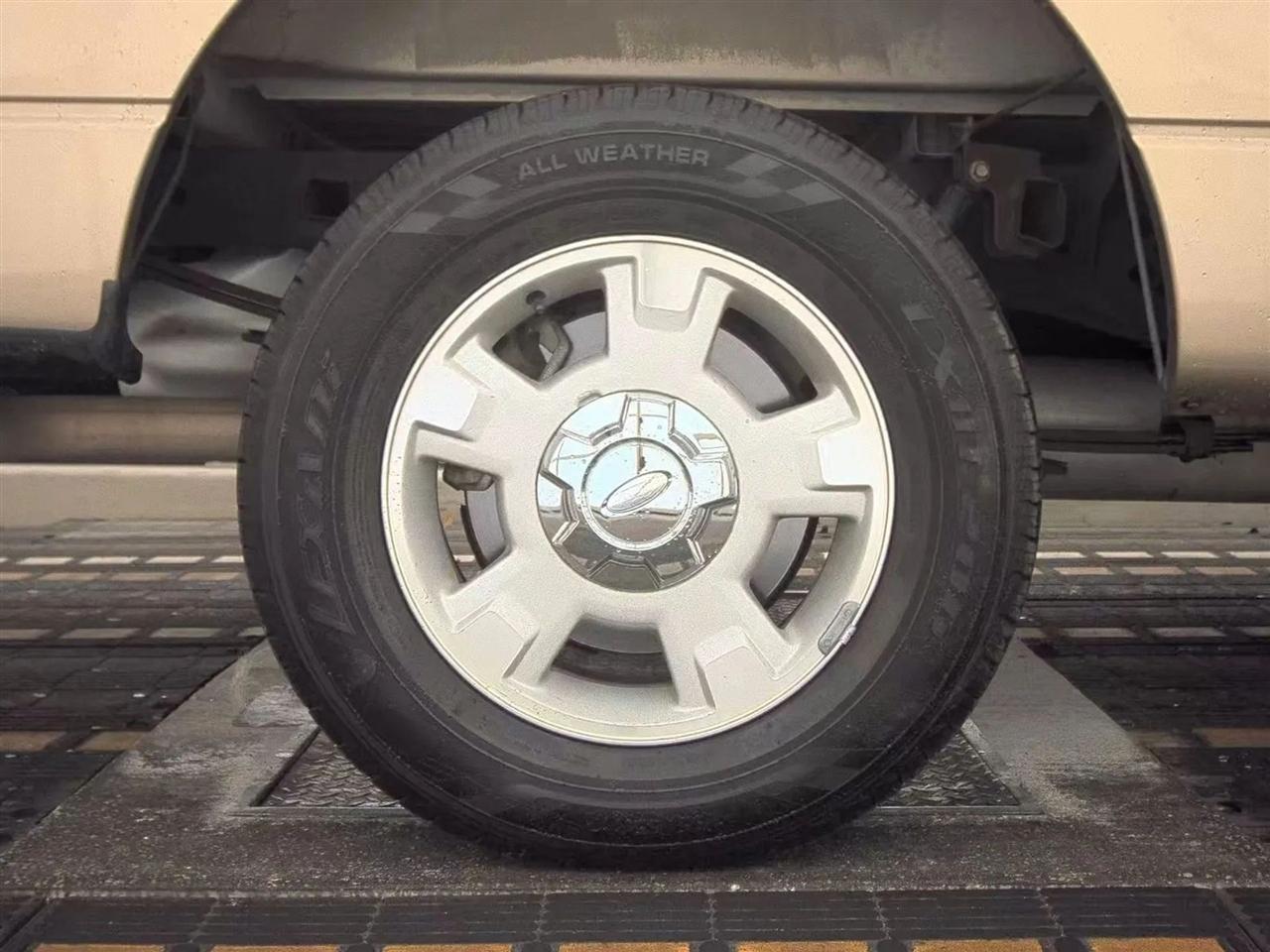 Ford F-150 2WD SuperCrew 145" Platinum 2012