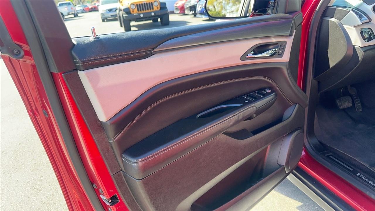 Cadillac SRX FWD 4dr Base 2016