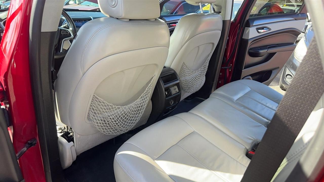 Cadillac SRX FWD 4dr Base 2016