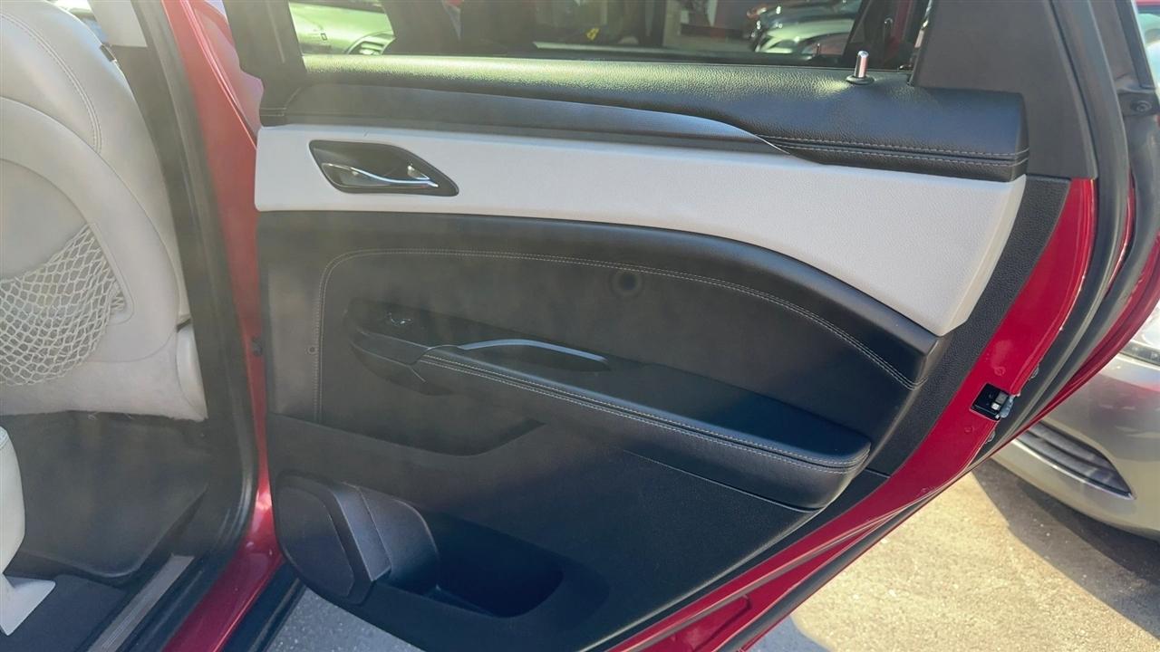 Cadillac SRX FWD 4dr Base 2016