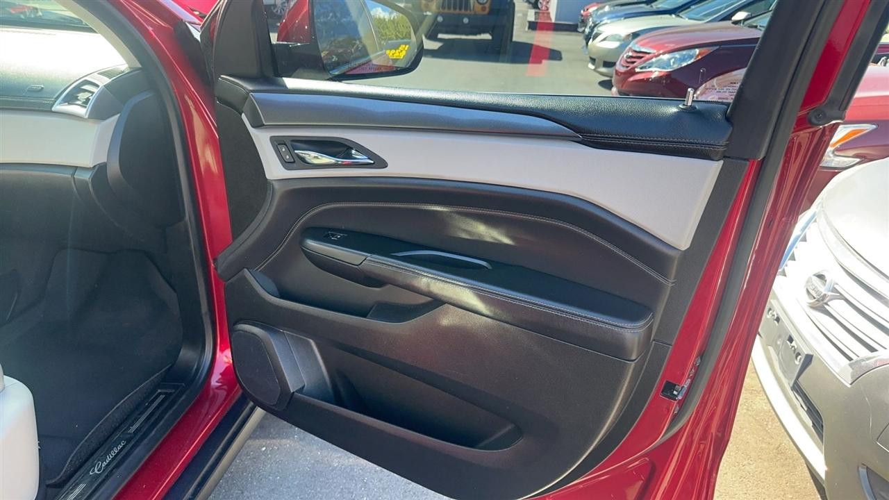 Cadillac SRX FWD 4dr Base 2016