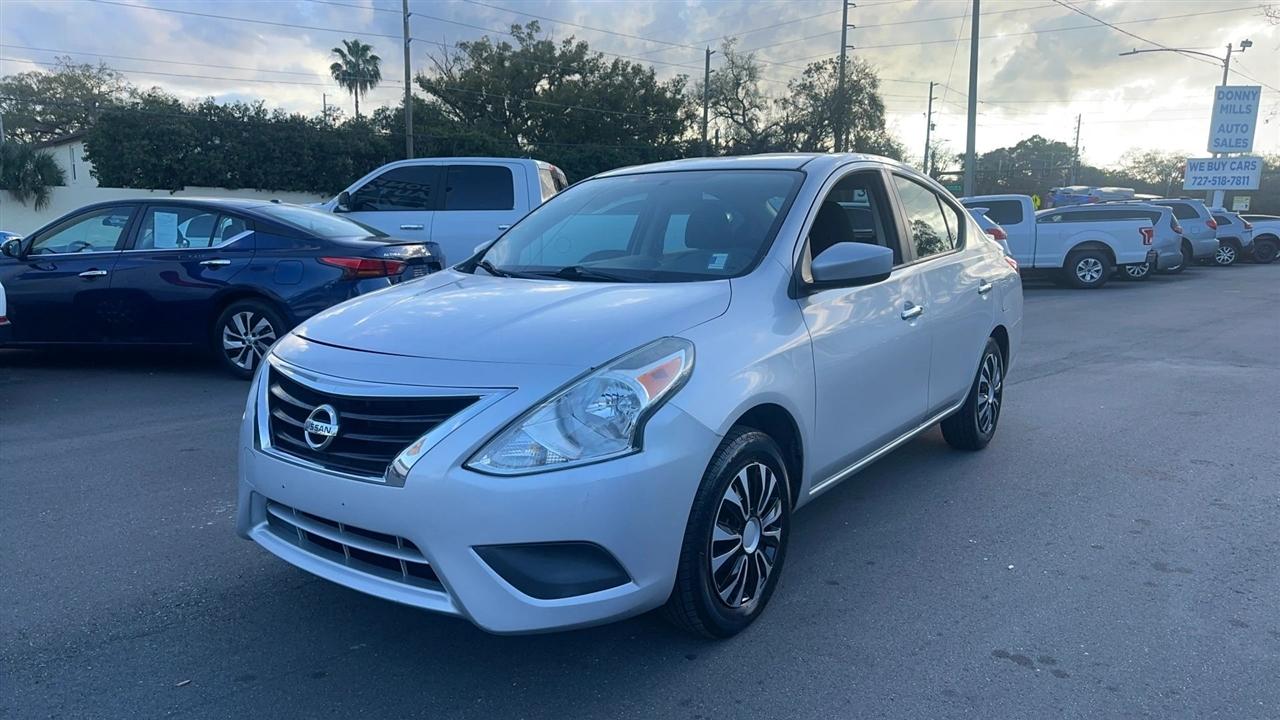 Nissan Versa Sedan SV CVT 2018