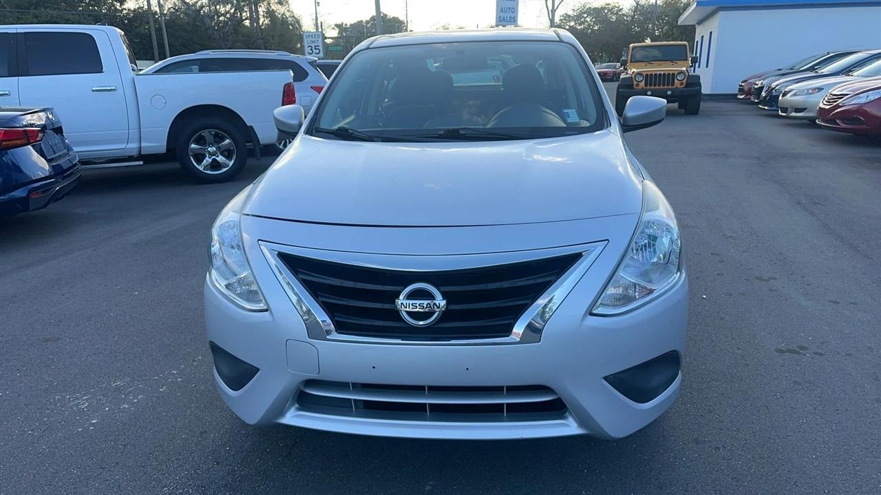Nissan Versa Sedan SV CVT 2018