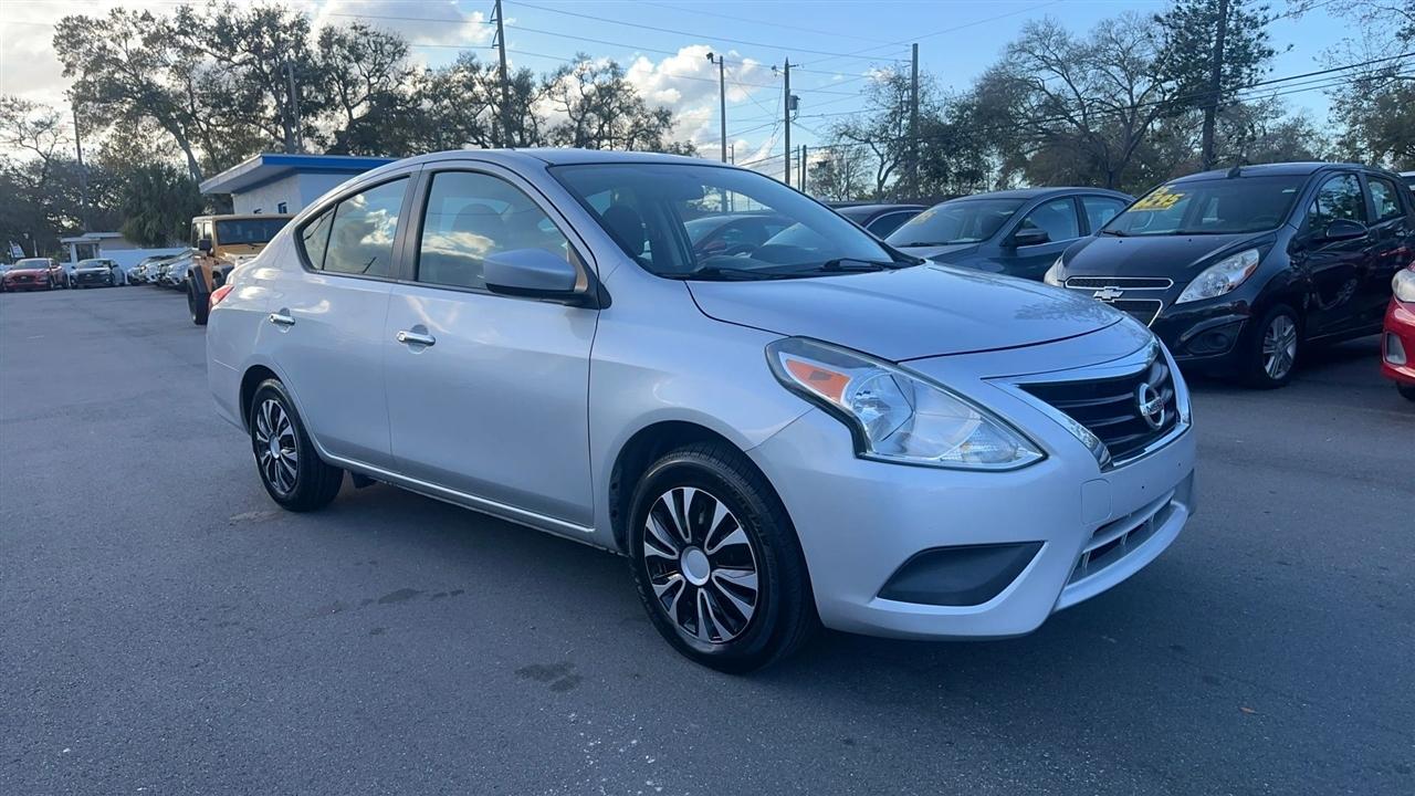 Nissan Versa Sedan SV CVT 2018