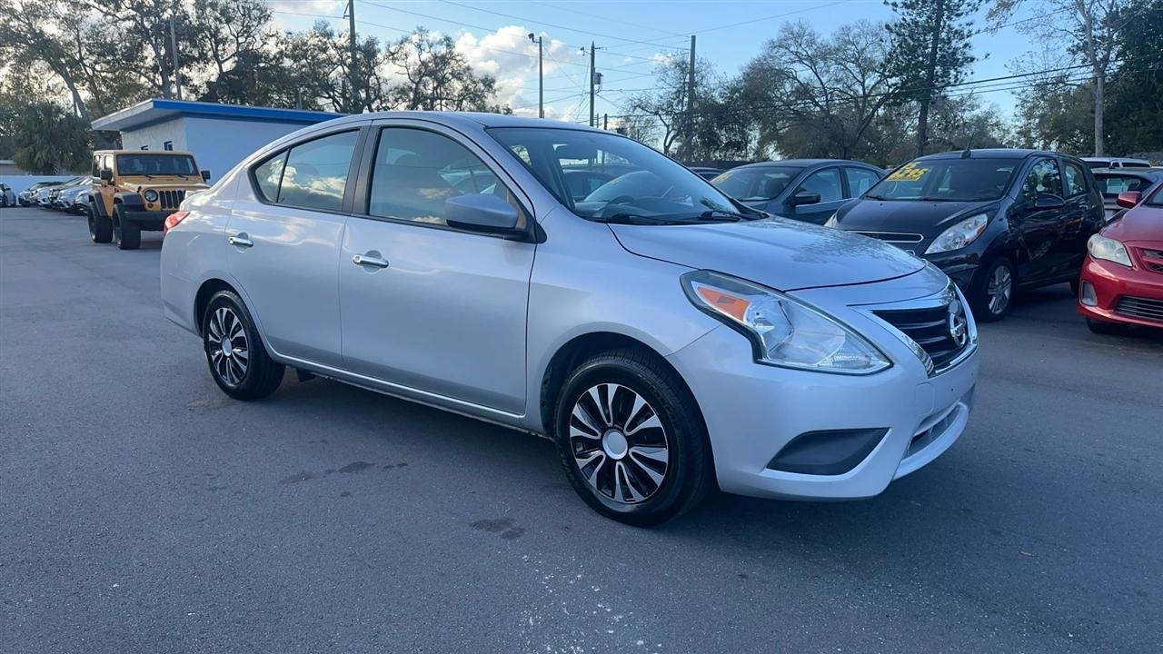 Nissan Versa Sedan SV CVT 2018