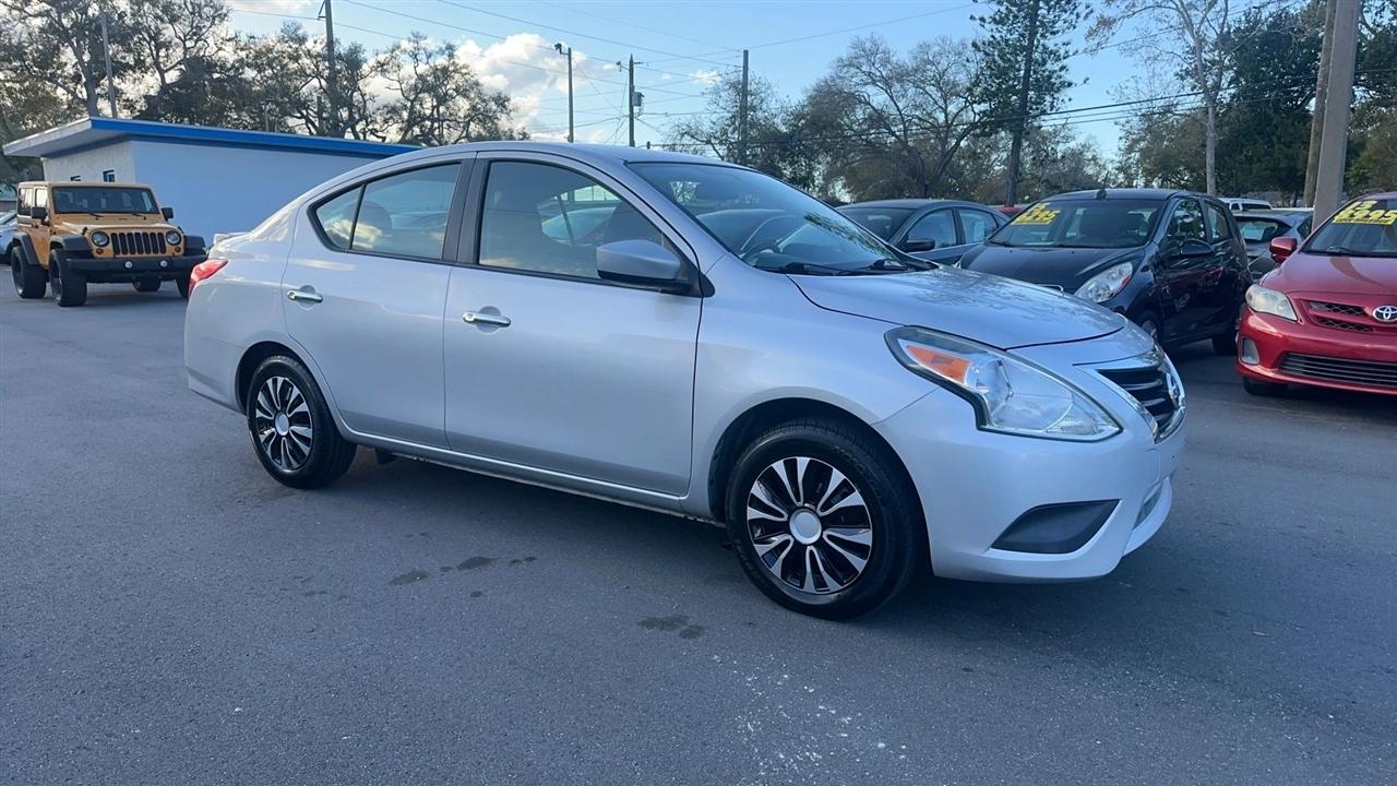 Nissan Versa Sedan SV CVT 2018