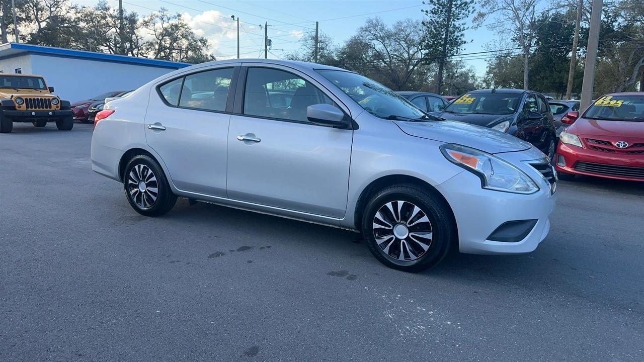 Nissan Versa Sedan SV CVT 2018
