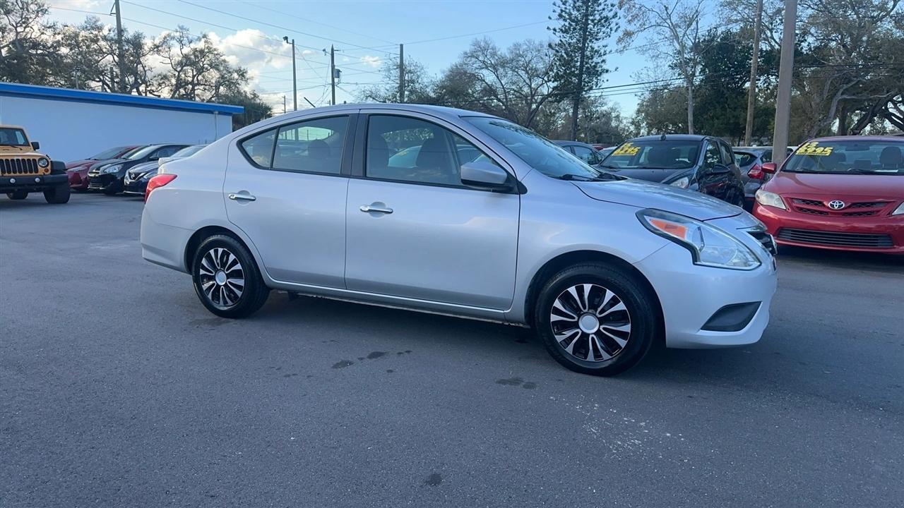 Nissan Versa Sedan SV CVT 2018