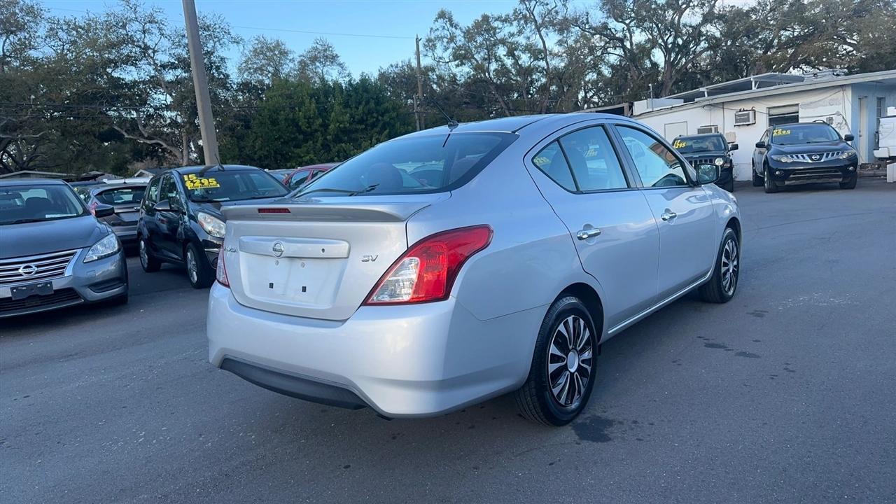 Nissan Versa Sedan SV CVT 2018