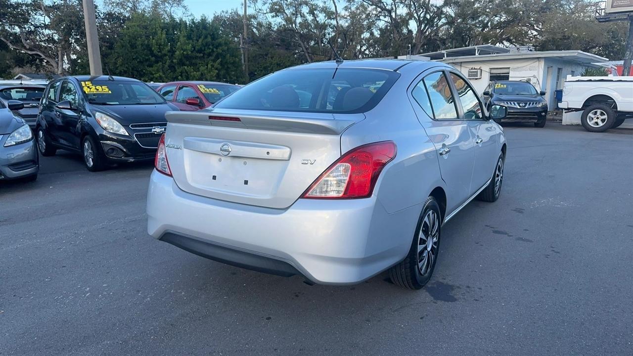 Nissan Versa Sedan SV CVT 2018