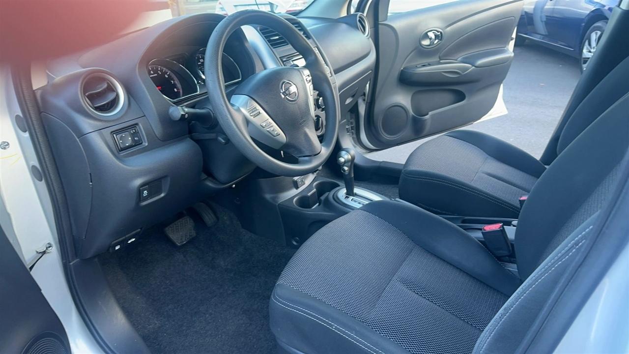 Nissan Versa Sedan SV CVT 2018