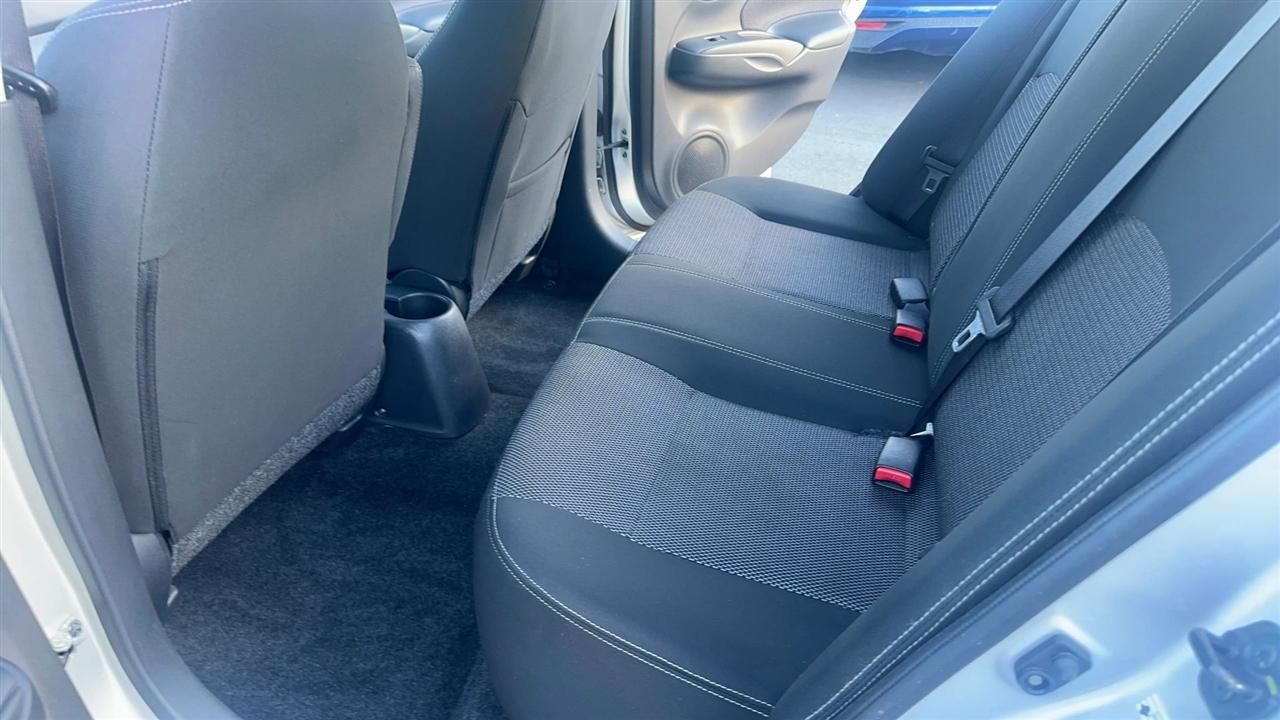 Nissan Versa Sedan SV CVT 2018