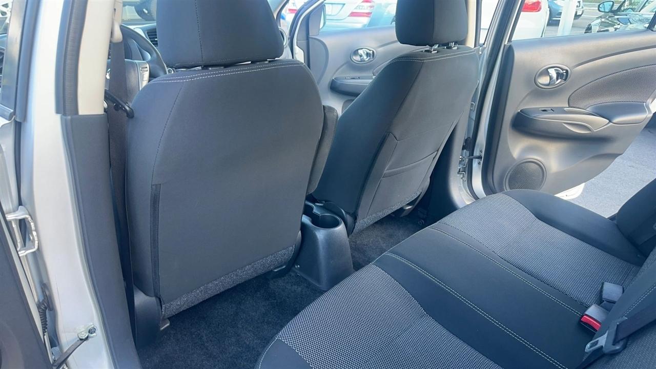 Nissan Versa Sedan SV CVT 2018