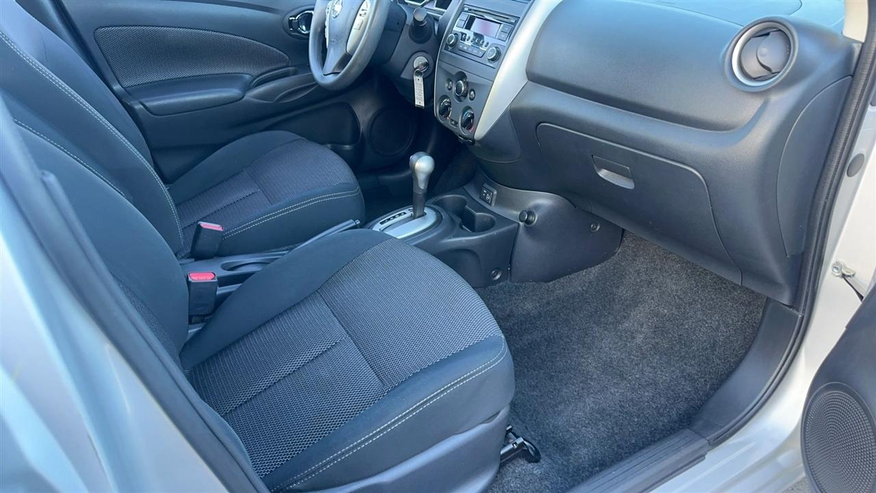 Nissan Versa Sedan SV CVT 2018