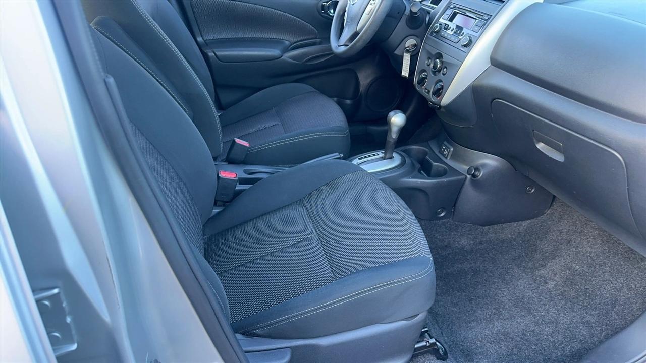 Nissan Versa Sedan SV CVT 2018