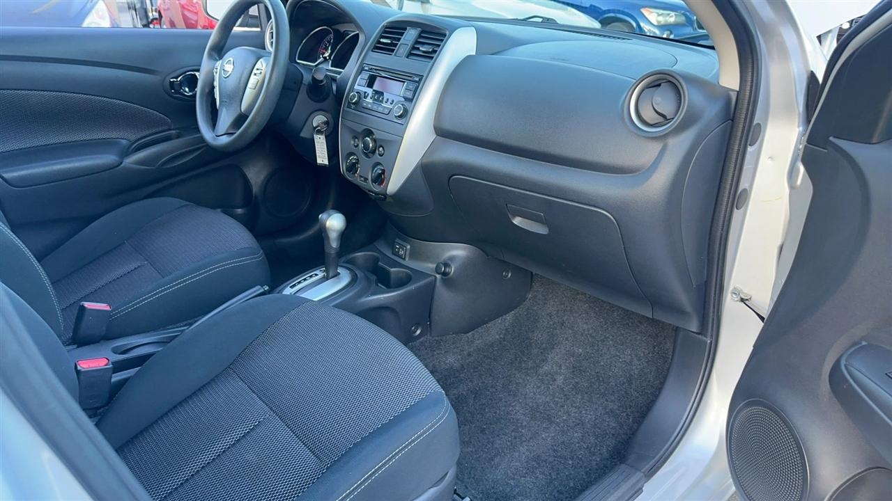 Nissan Versa Sedan SV CVT 2018