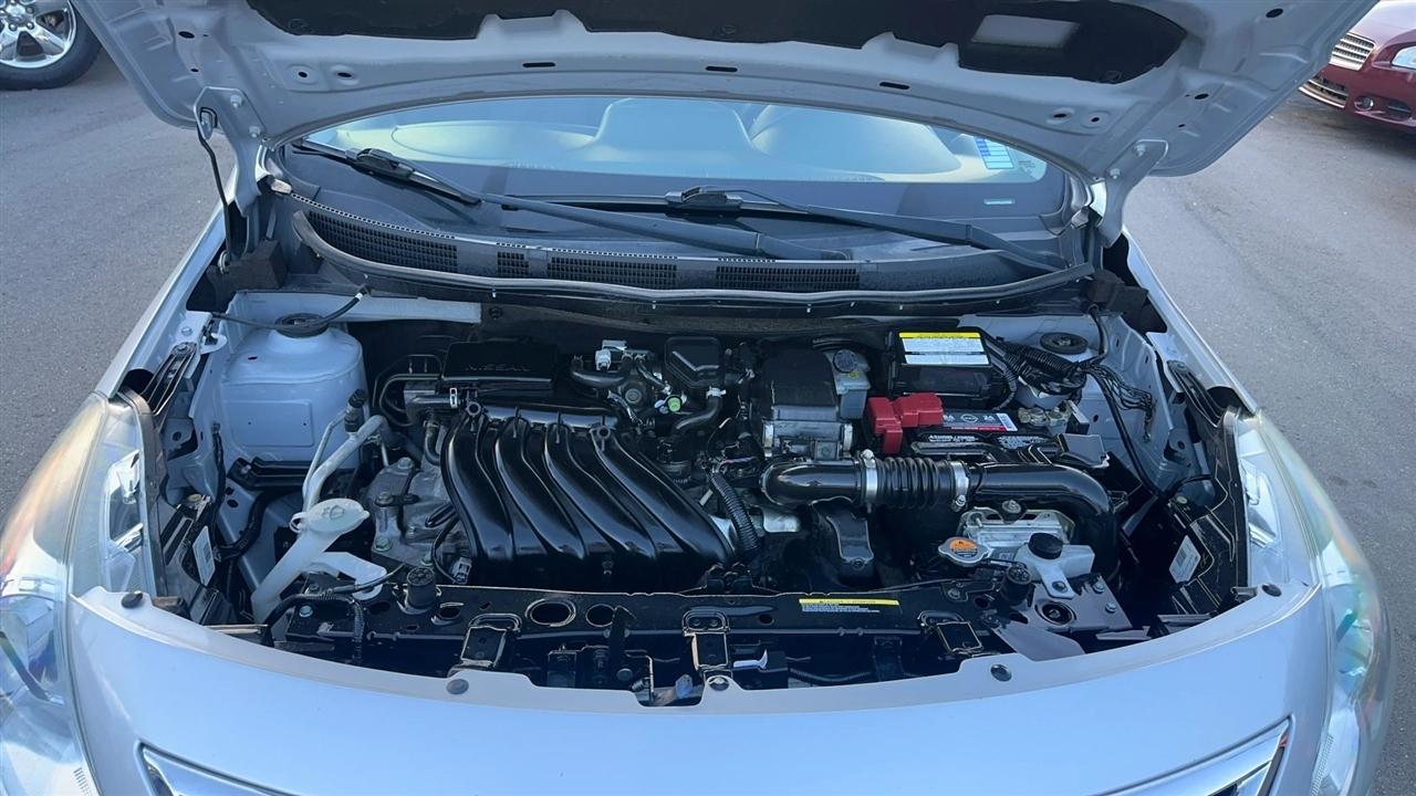 Nissan Versa Sedan SV CVT 2018