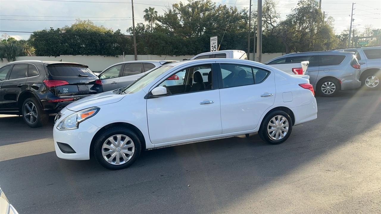 Nissan Versa Sedan SV CVT 2019