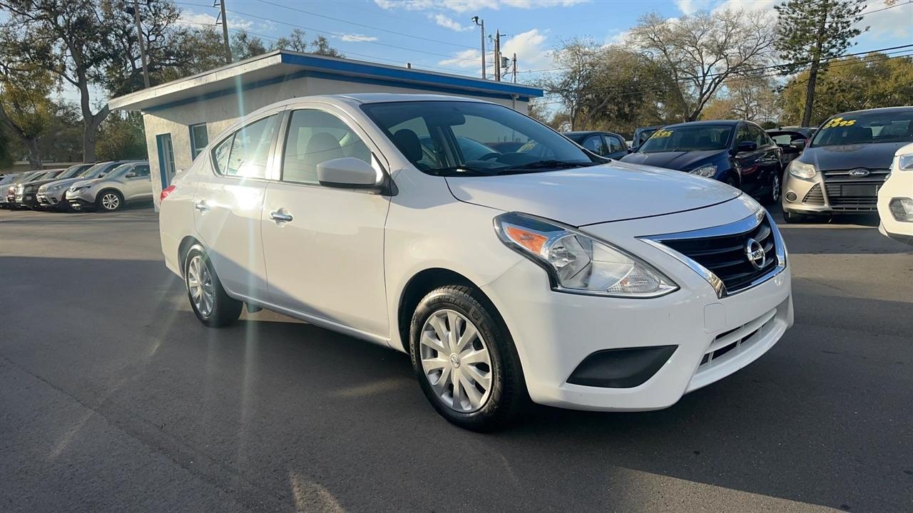 Nissan Versa Sedan SV CVT 2019