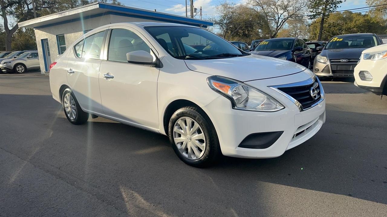 Nissan Versa Sedan SV CVT 2019