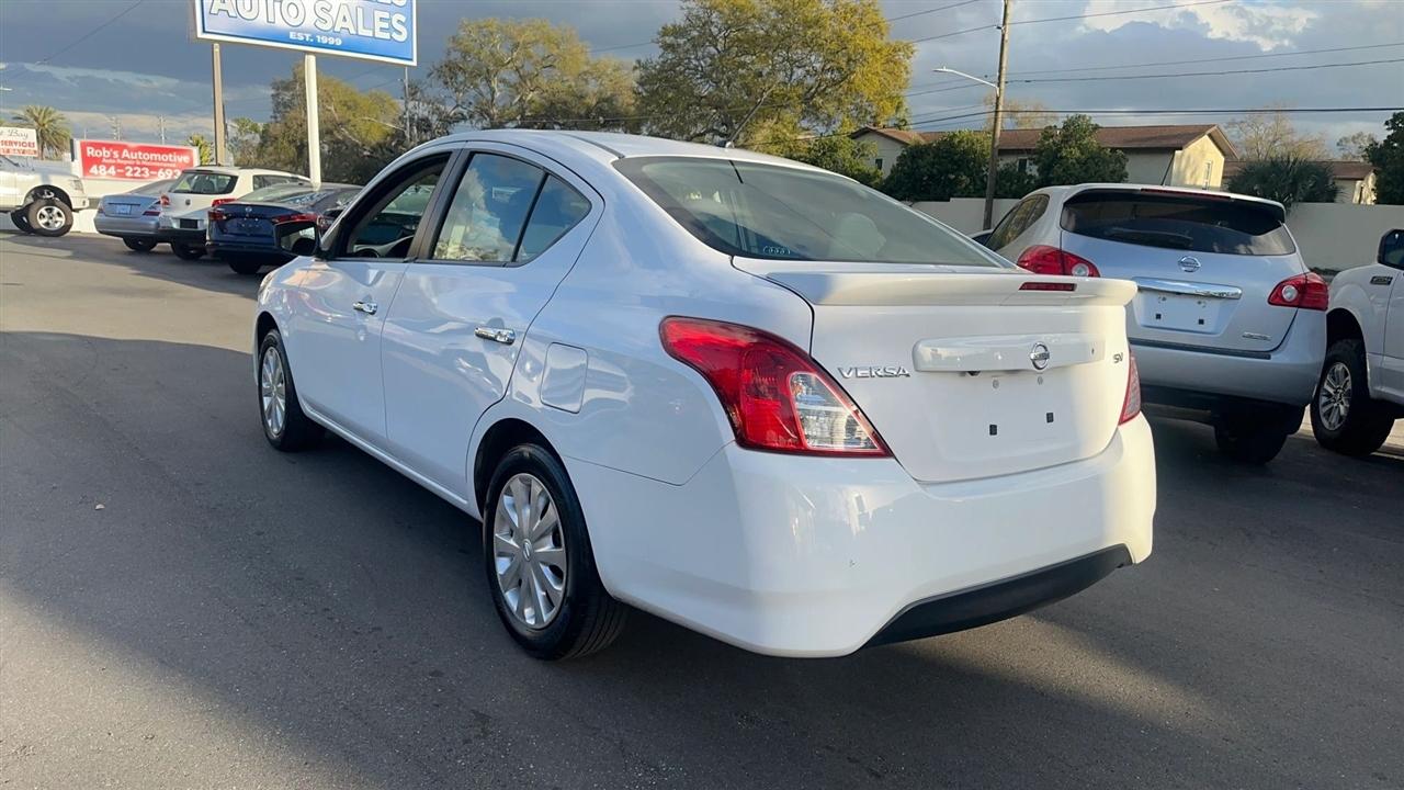 Nissan Versa Sedan SV CVT 2019