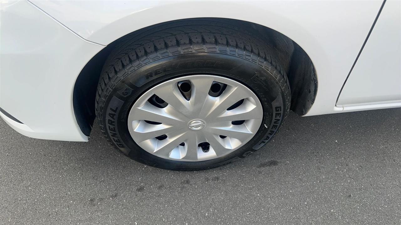 Nissan Versa Sedan SV CVT 2019