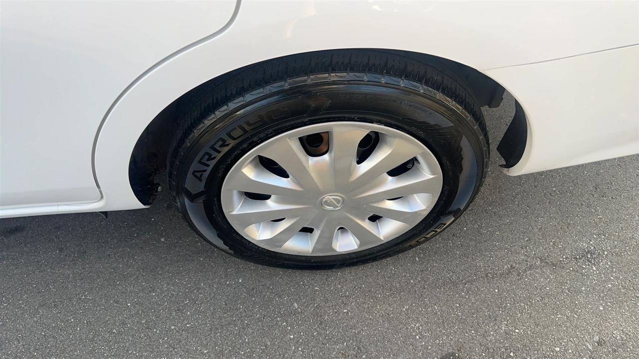 Nissan Versa Sedan SV CVT 2019