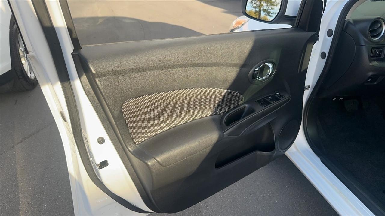 Nissan Versa Sedan SV CVT 2019