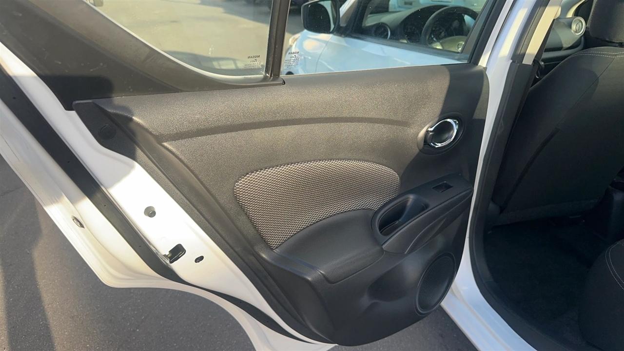 Nissan Versa Sedan SV CVT 2019