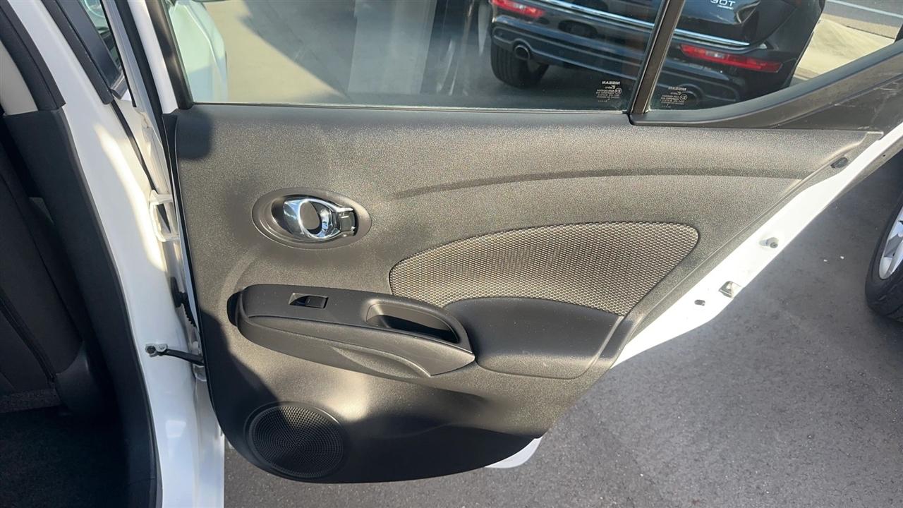 Nissan Versa Sedan SV CVT 2019