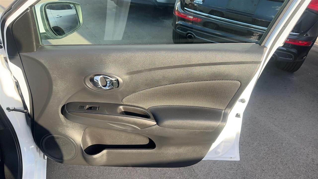 Nissan Versa Sedan SV CVT 2019